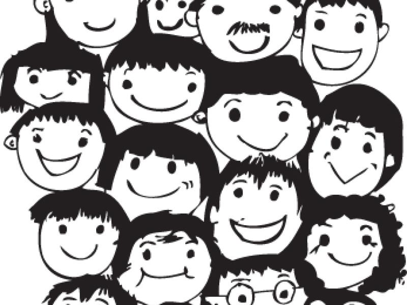 Glade børne ansigter der smiler